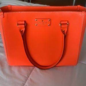 Authentic Kate spade purse . Great condition smoke free home